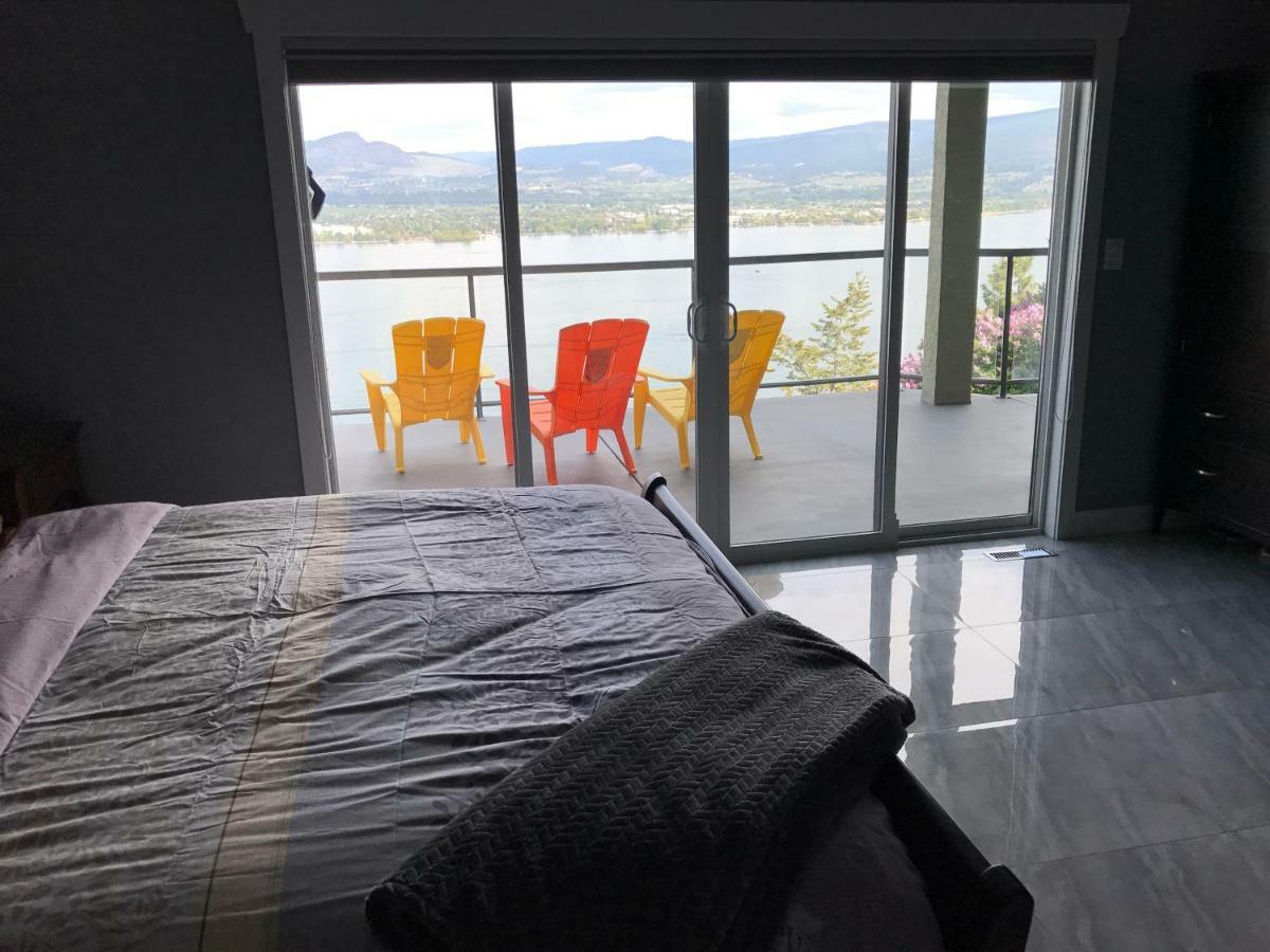 Lake And Bridge View Vacation Home West Kelowna Exterior foto