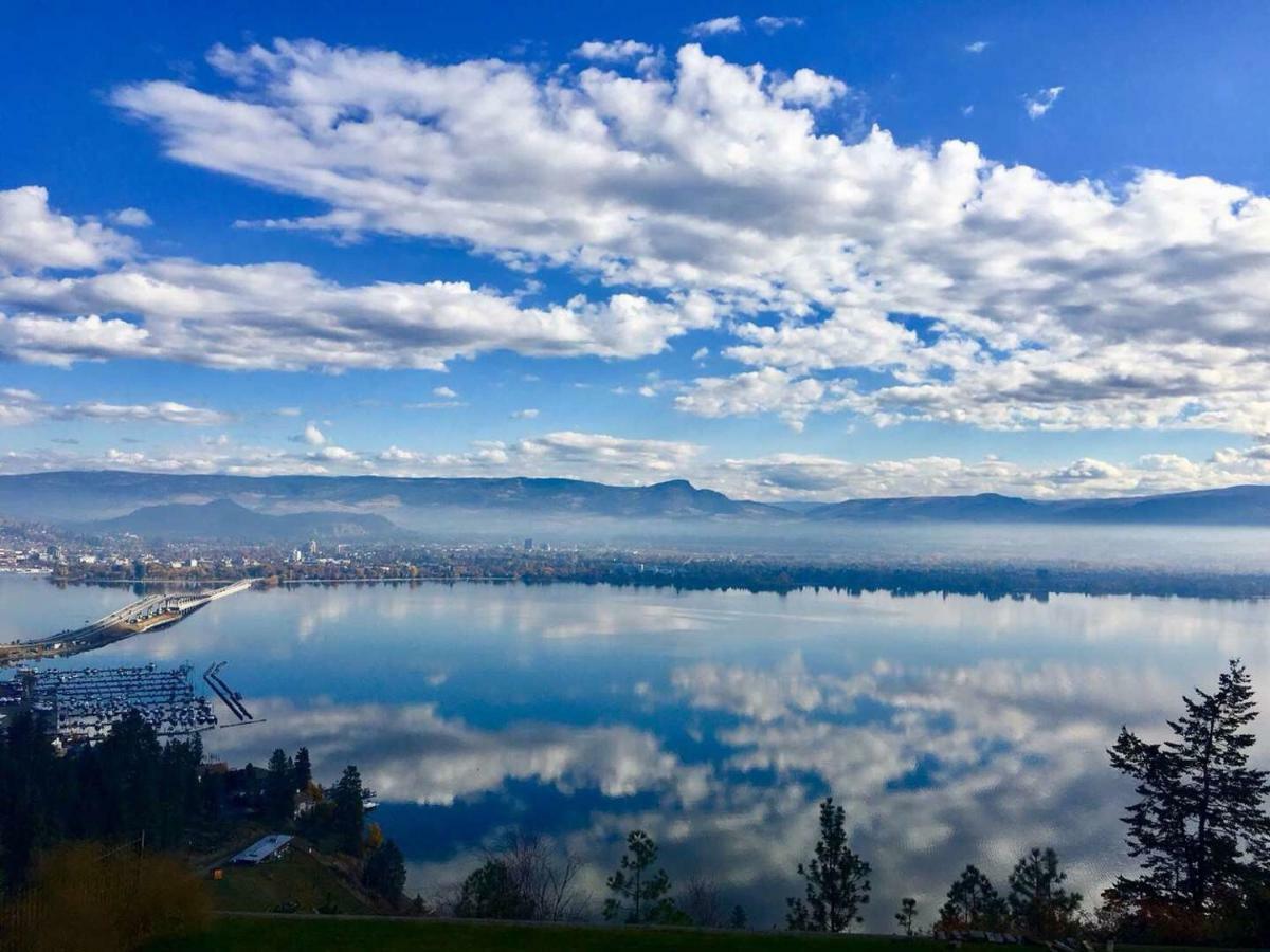 Lake And Bridge View Vacation Home West Kelowna Exterior foto