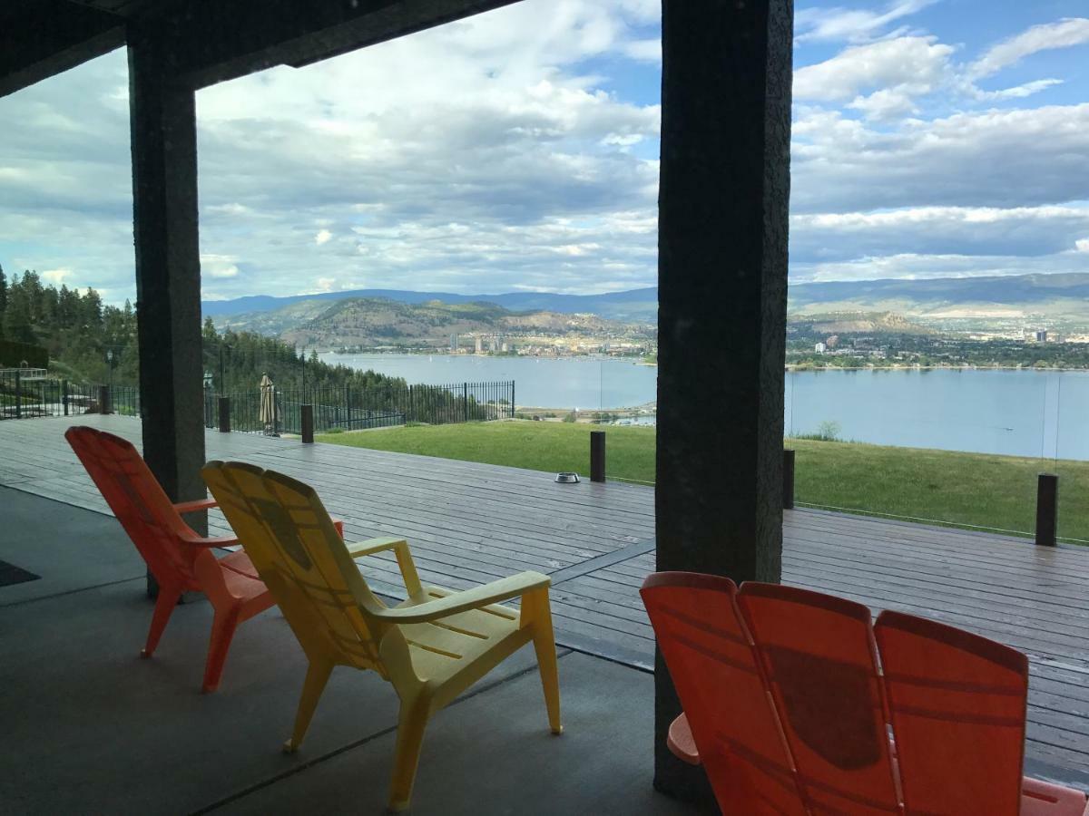 Lake And Bridge View Vacation Home West Kelowna Exterior foto