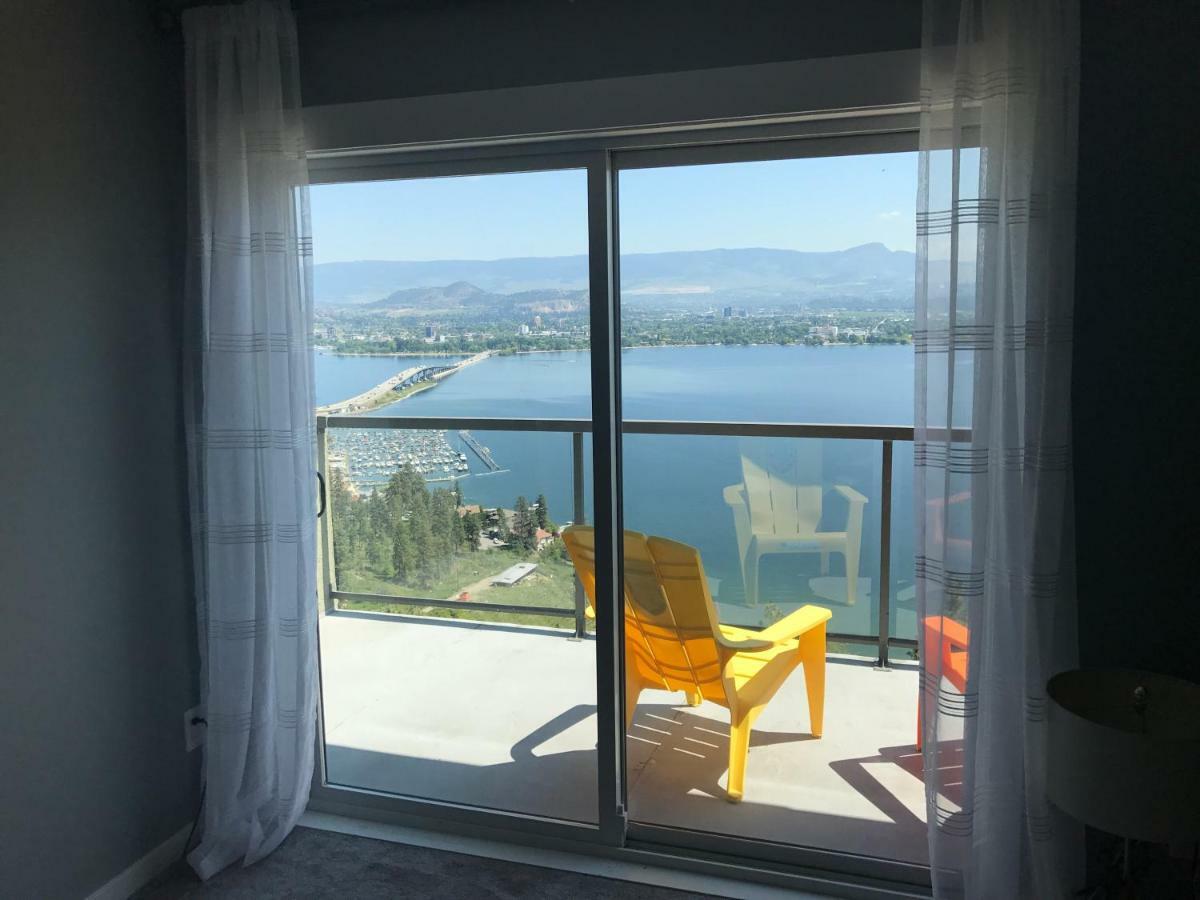 Lake And Bridge View Vacation Home West Kelowna Exterior foto